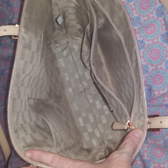 Rose Gold Michael Kors Jet Set Tote❤ - Picture 6 of 11